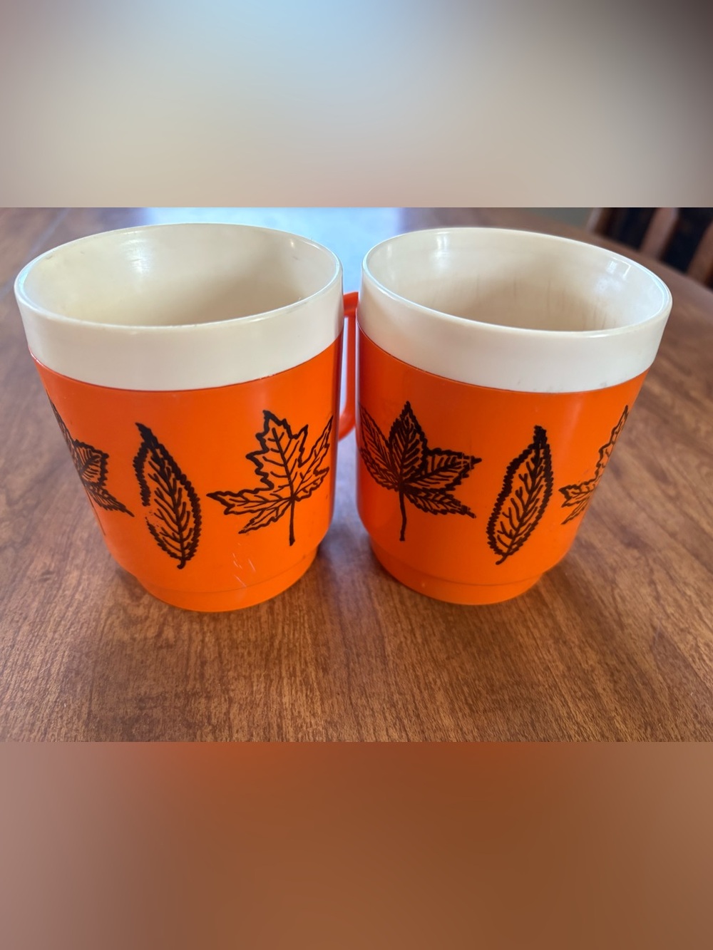 Vintage 1970s better maid stacking cups black Leaf plastic Mugs - Set of 2